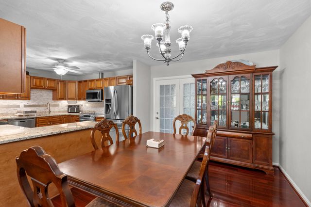 109 N ASPEN AVE, Sterling, VA 20164
