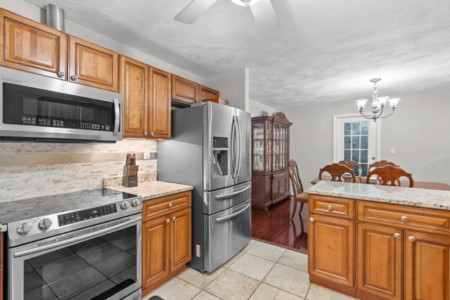 109 N ASPEN AVE, Sterling, VA 20164