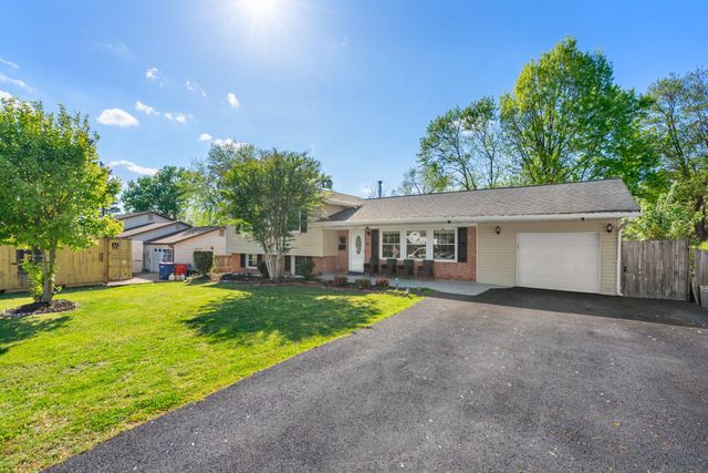 109 N ASPEN AVE, Sterling, VA 20164