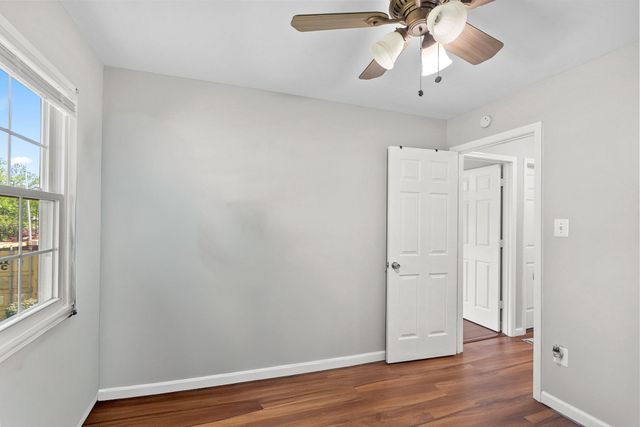 109 N ASPEN AVE, Sterling, VA 20164