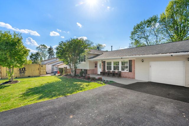109 N ASPEN AVE, Sterling, VA 20164