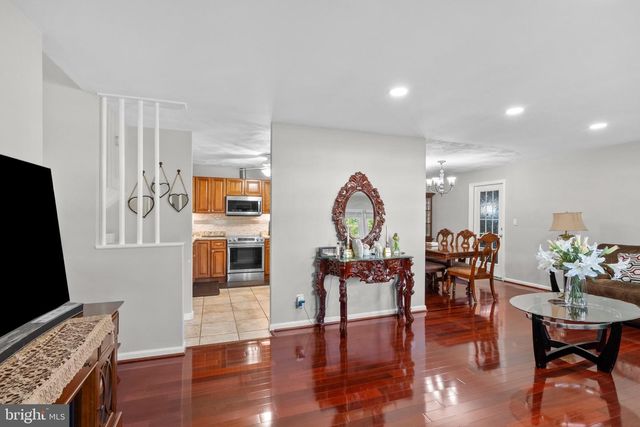 109 N ASPEN AVE, Sterling, VA 20164