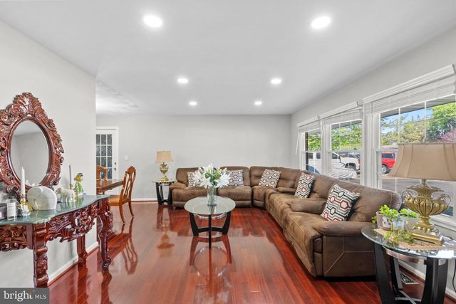 109 N ASPEN AVE, Sterling, VA 20164