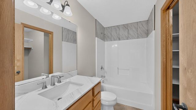 3909 46th Avenue NW, Rochester, MN 55901