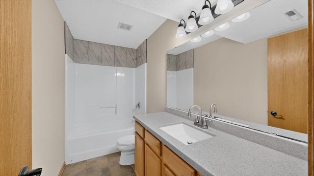 3909 46th Avenue NW, Rochester, MN 55901
