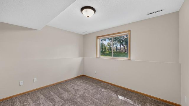 3909 46th Avenue NW, Rochester, MN 55901