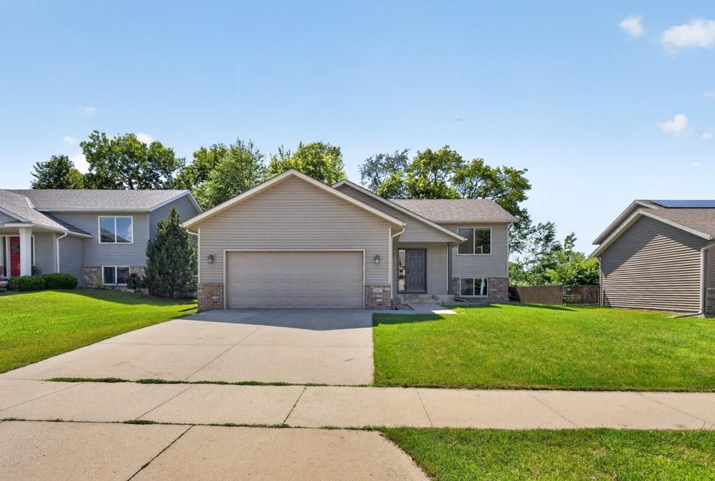3909 46th Avenue NW, Rochester, MN 55901