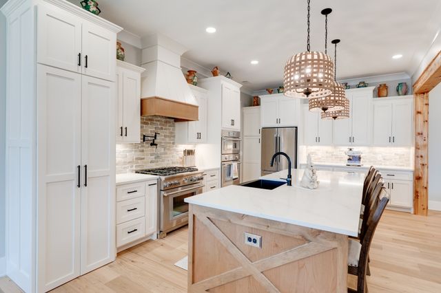 1036 Wilderness Way, Cottontown, TN 37048