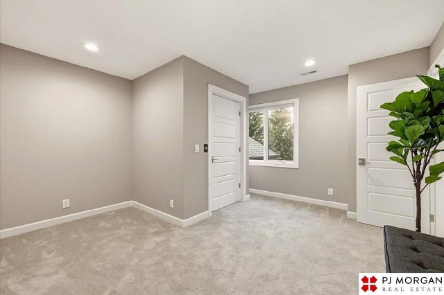 2331 S 218th Avenue, Elkhorn, NE 68022