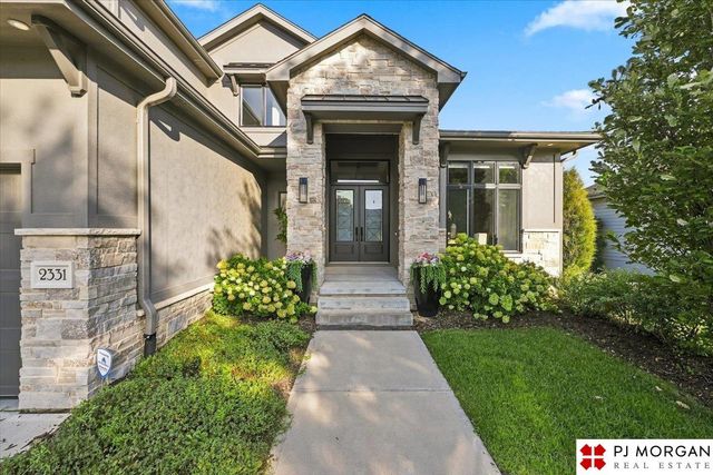 2331 S 218th Avenue, Elkhorn, NE 68022