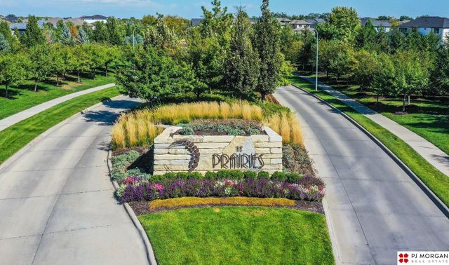 2331 S 218th Avenue, Elkhorn, NE 68022