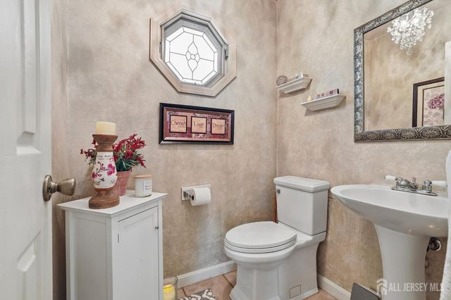 6 Murfield Drive, Lincroft, NJ 07738