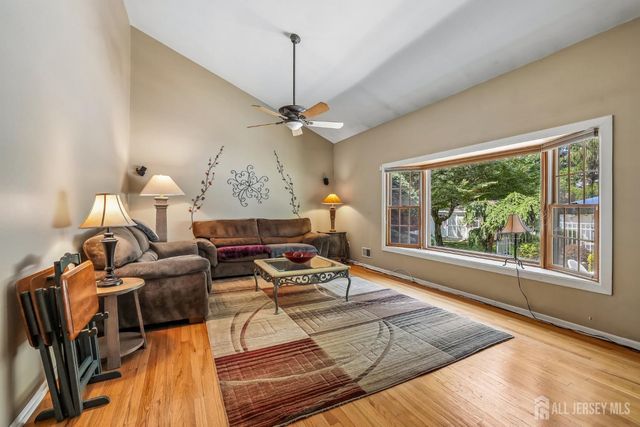 6 Murfield Drive, Lincroft, NJ 07738