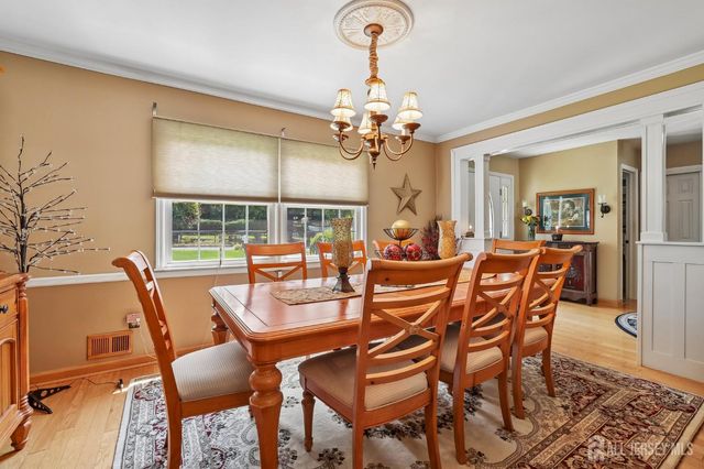 6 Murfield Drive, Lincroft, NJ 07738
