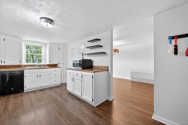 256 Robin Hood Lane, Fairmount, GA 30139