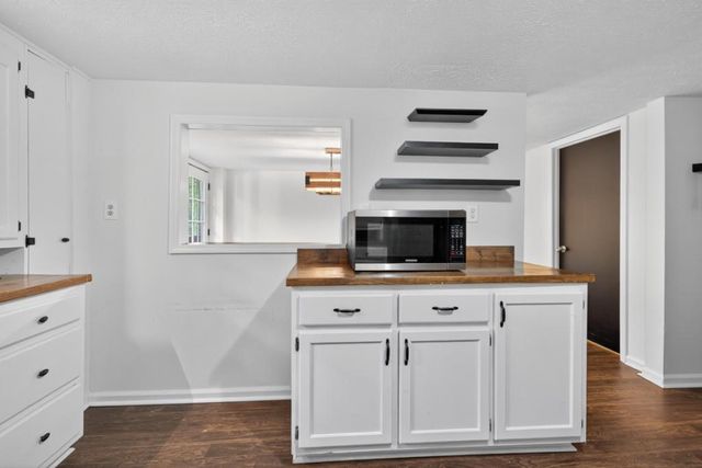 256 Robin Hood Lane, Fairmount, GA 30139