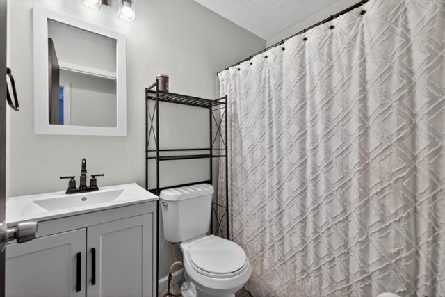 256 Robin Hood Lane, Fairmount, GA 30139