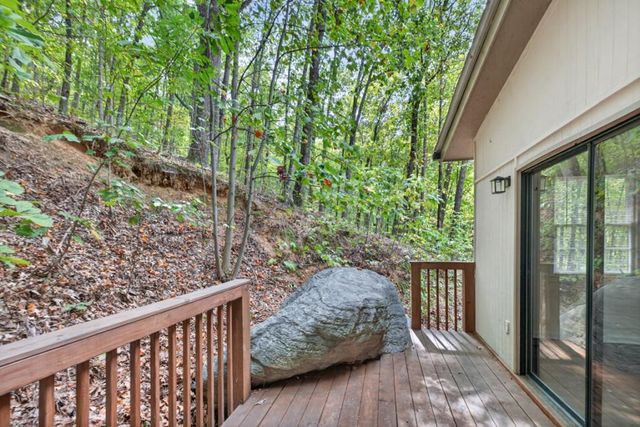 256 Robin Hood Lane, Fairmount, GA 30139