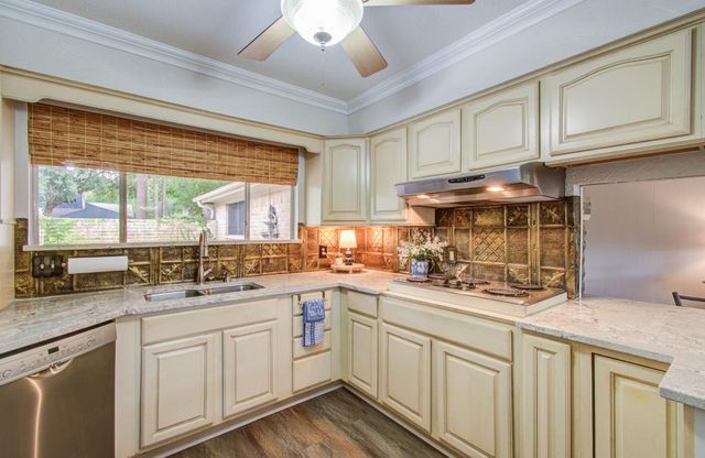 10015 Windriver Drive, Houston, TX 77070