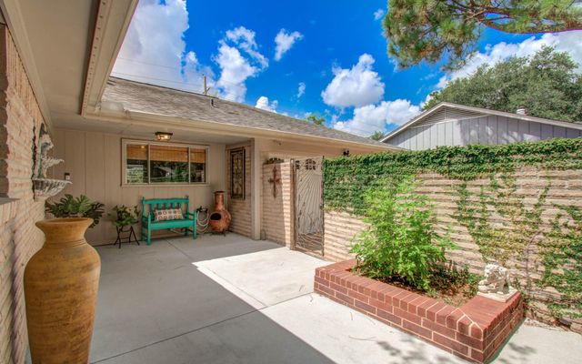 10015 Windriver Drive, Houston, TX 77070