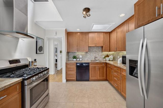 118 Wyandotte Avenue, Daly City, CA 94014