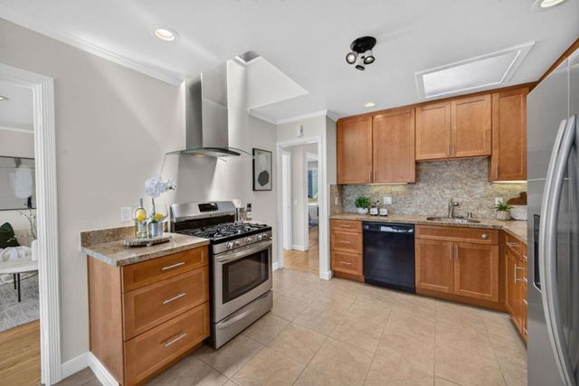 118 Wyandotte Avenue, Daly City, CA 94014