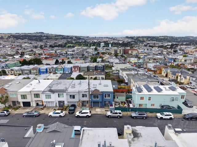 118 Wyandotte Avenue, Daly City, CA 94014