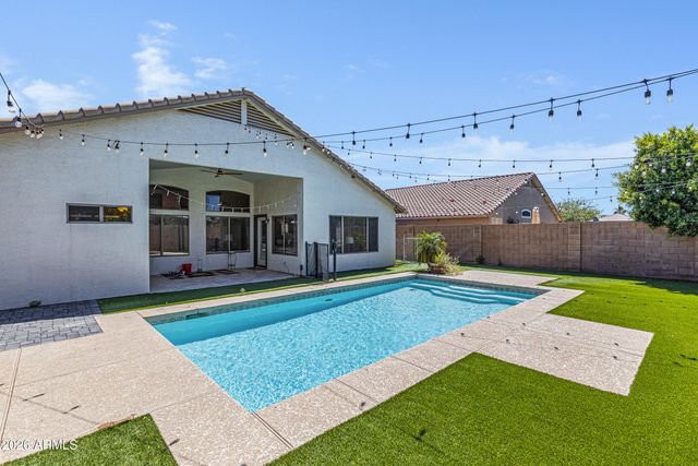4394 E RUNAWAY BAY Drive, Chandler, AZ 85249