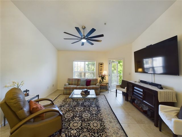 5060 Fairways Circle F303, Vero Beach, FL 32967