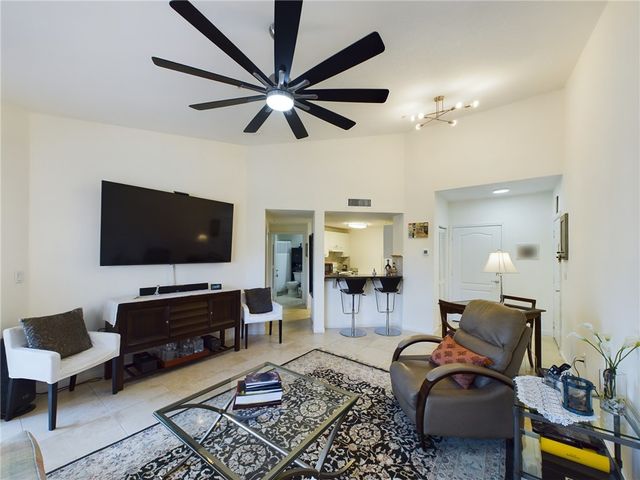 5060 Fairways Circle F303, Vero Beach, FL 32967