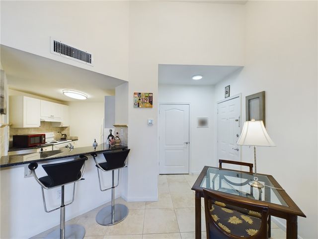 5060 Fairways Circle F303, Vero Beach, FL 32967