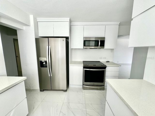 54 KINGS COURT 2-B, San Juan, PR 00911