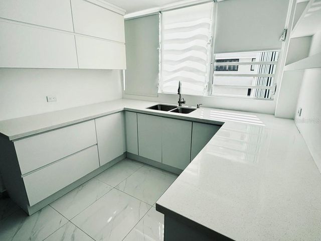 54 KINGS COURT 2-B, San Juan, PR 00911