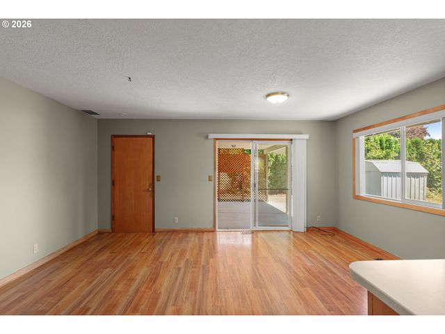 938 Ne DELSEY Rd, Hillsboro, OR 97124