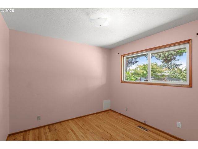 938 Ne DELSEY Rd, Hillsboro, OR 97124