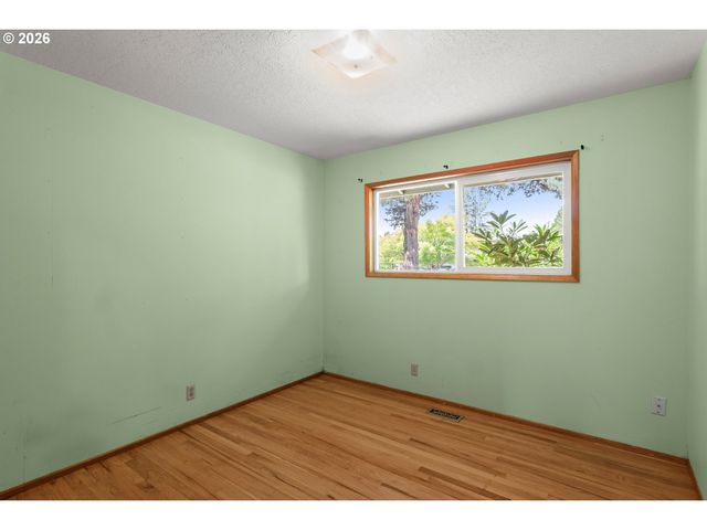 938 Ne DELSEY Rd, Hillsboro, OR 97124