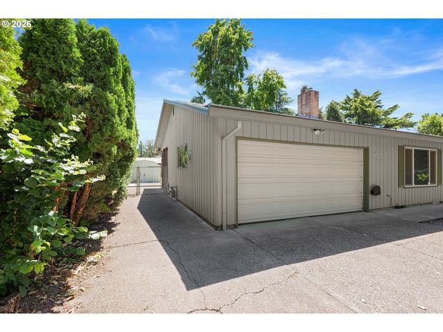 938 Ne DELSEY Rd, Hillsboro, OR 97124