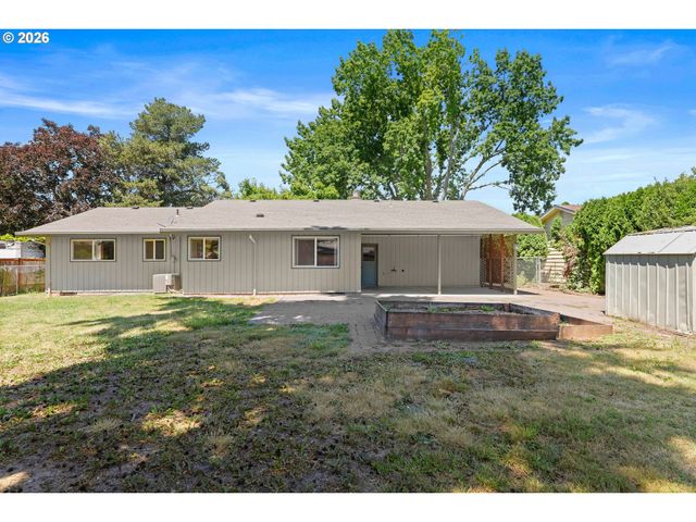 938 Ne DELSEY Rd, Hillsboro, OR 97124