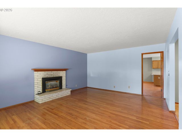 938 Ne DELSEY Rd, Hillsboro, OR 97124