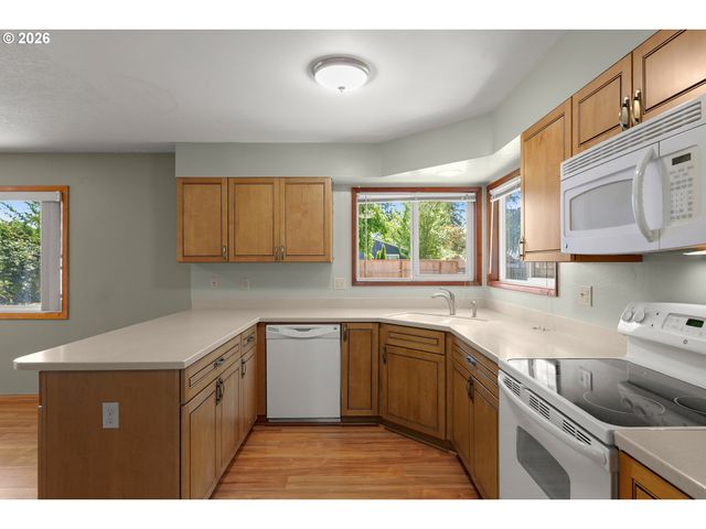 938 Ne DELSEY Rd, Hillsboro, OR 97124