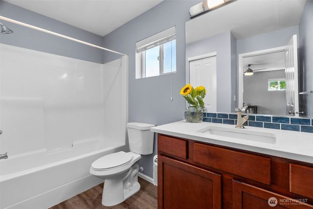 5836 Balustrade Boulevard SE, Lacey, WA 98513