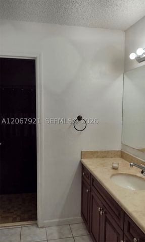 12242 SW 210th St, Miami, FL 33177