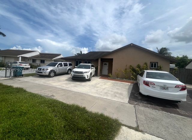 12242 SW 210th St, Miami, FL 33177