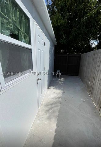 12242 SW 210th St, Miami, FL 33177