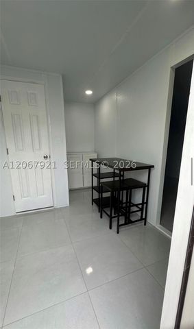 12242 SW 210th St, Miami, FL 33177