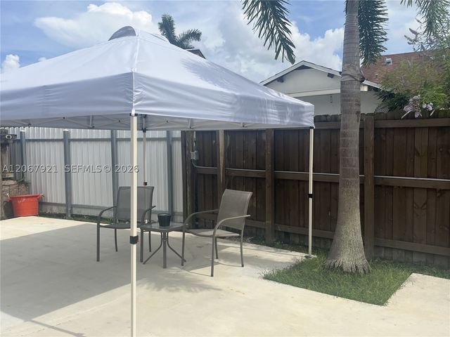 12242 SW 210th St, Miami, FL 33177