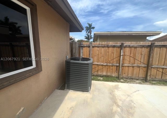 12242 SW 210th St, Miami, FL 33177