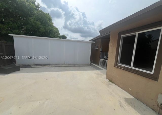 12242 SW 210th St, Miami, FL 33177