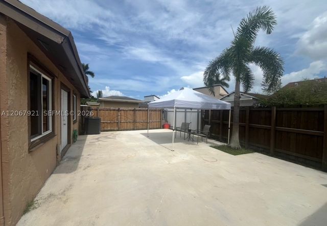 12242 SW 210th St, Miami, FL 33177