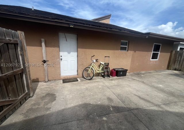 12242 SW 210th St, Miami, FL 33177
